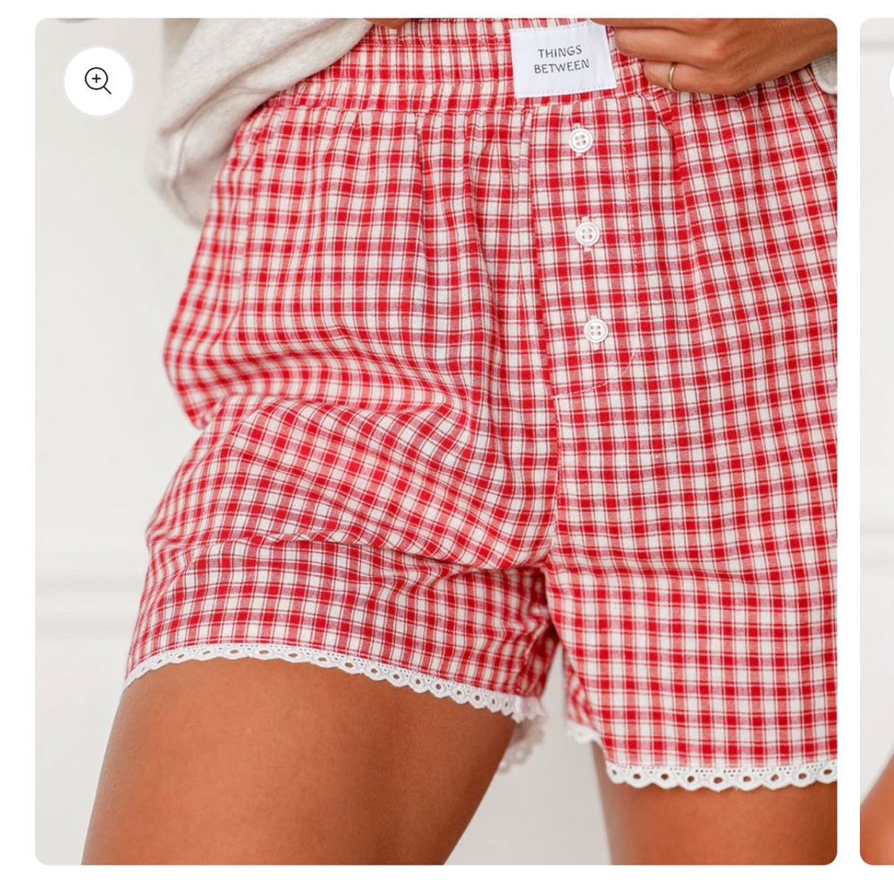 Things between boxer shorts with lace trim